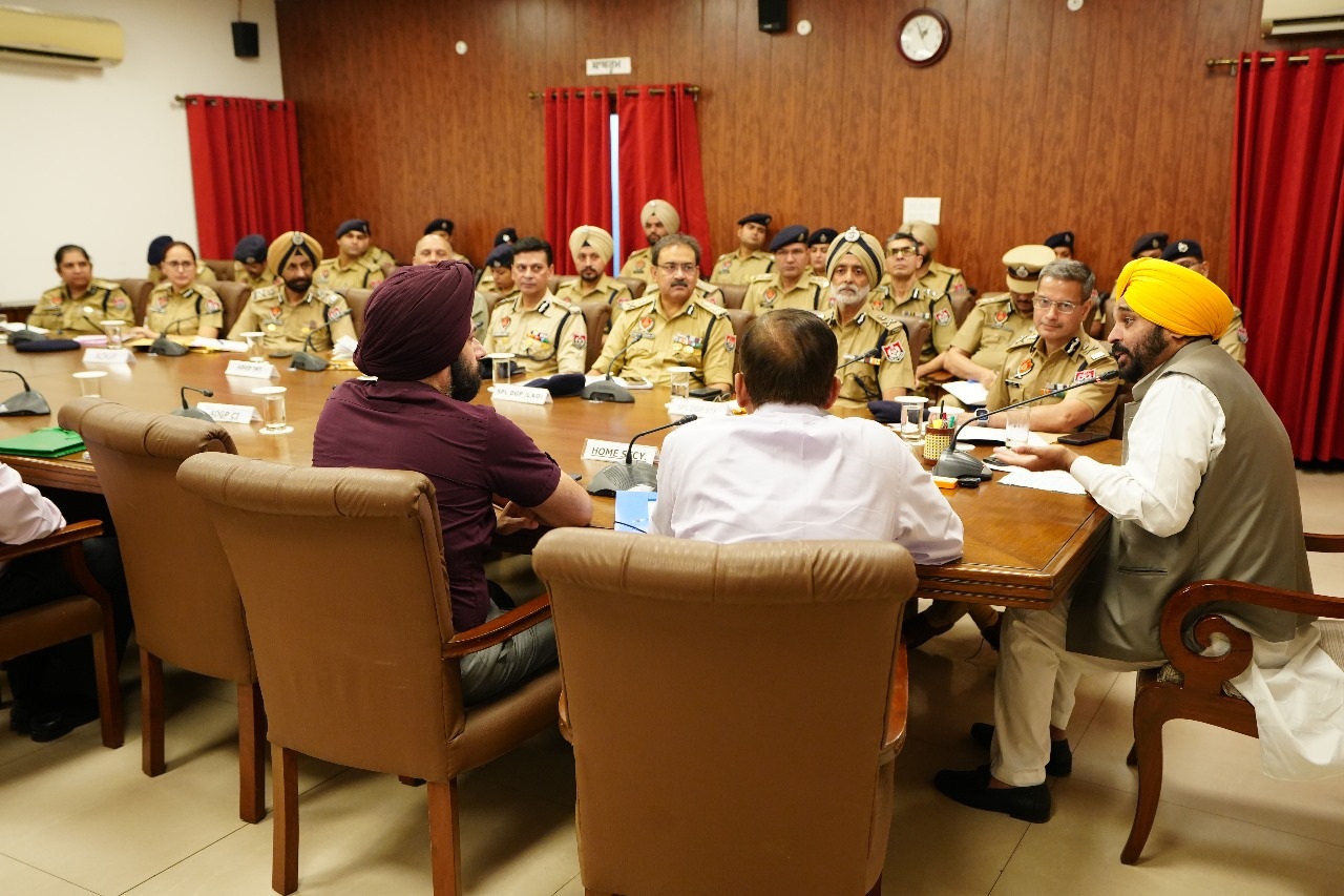 cm maan meeting police