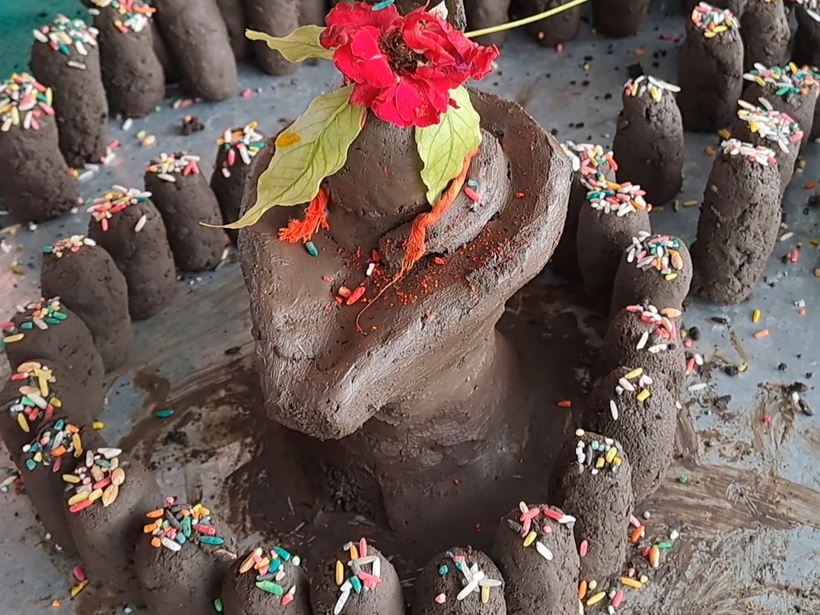 parthiv shivling sawan 17 07