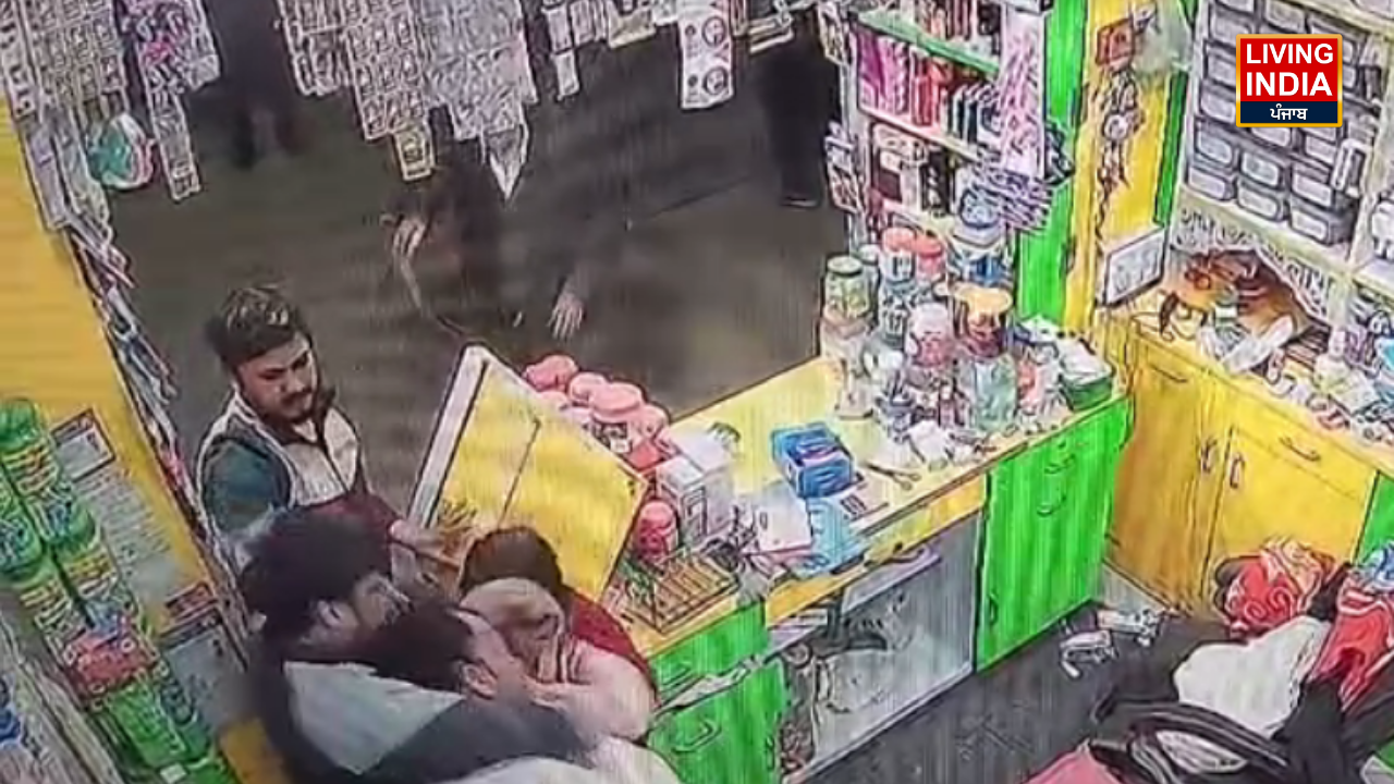 Faridabad: फरीदाबाद में बदमाशों के हौसले बुलंद, संजय कॉलोनी में स्टोर संचालक से मारपीट का वीडियो वायरल