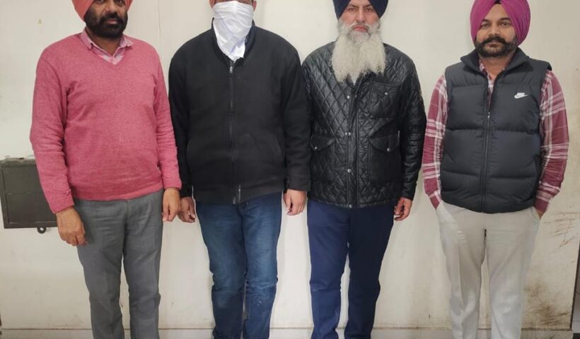 Punjab Vigilance Bureau nabs Head Constable red handed accepting bribe of Rs 5.2 lakh
