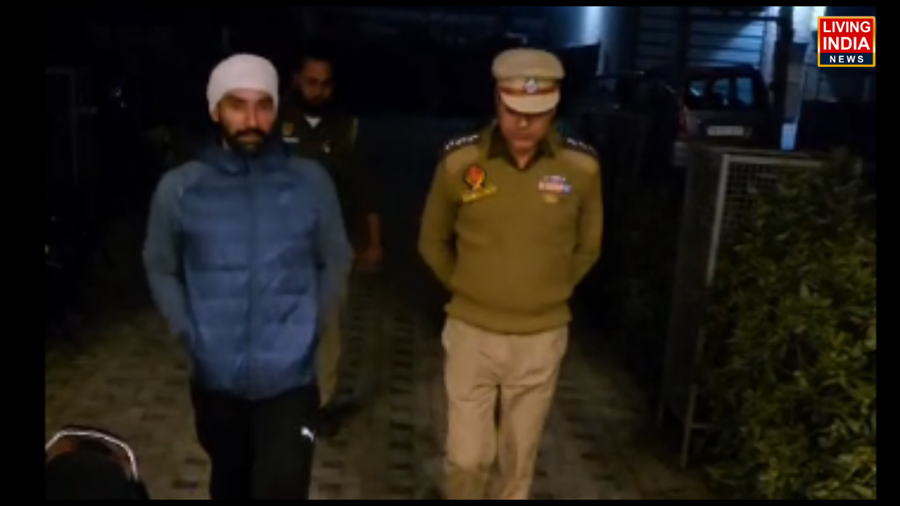 ਅਬੋਹਰ ਦੇ ਮਲੋਟ ਰੋਡ 'ਤੇ ਸਥਿਤ ਟਰੱਕ ਯੂਨੀਅਨ ਦੇ ਨੇੜੇ ਇੱਕ ਹੋਟਲ ਵਿੱਚ ਮੰਗਲਵਾਰ ਸ਼ਾਮ ਨੂੰ ਉਸ ਸਮੇਂ ਦਹਿਸ਼ਤ ਫੈਲ ਗਈ, ਜਦੋਂ ਇੱਕ ਕਮਰੇ