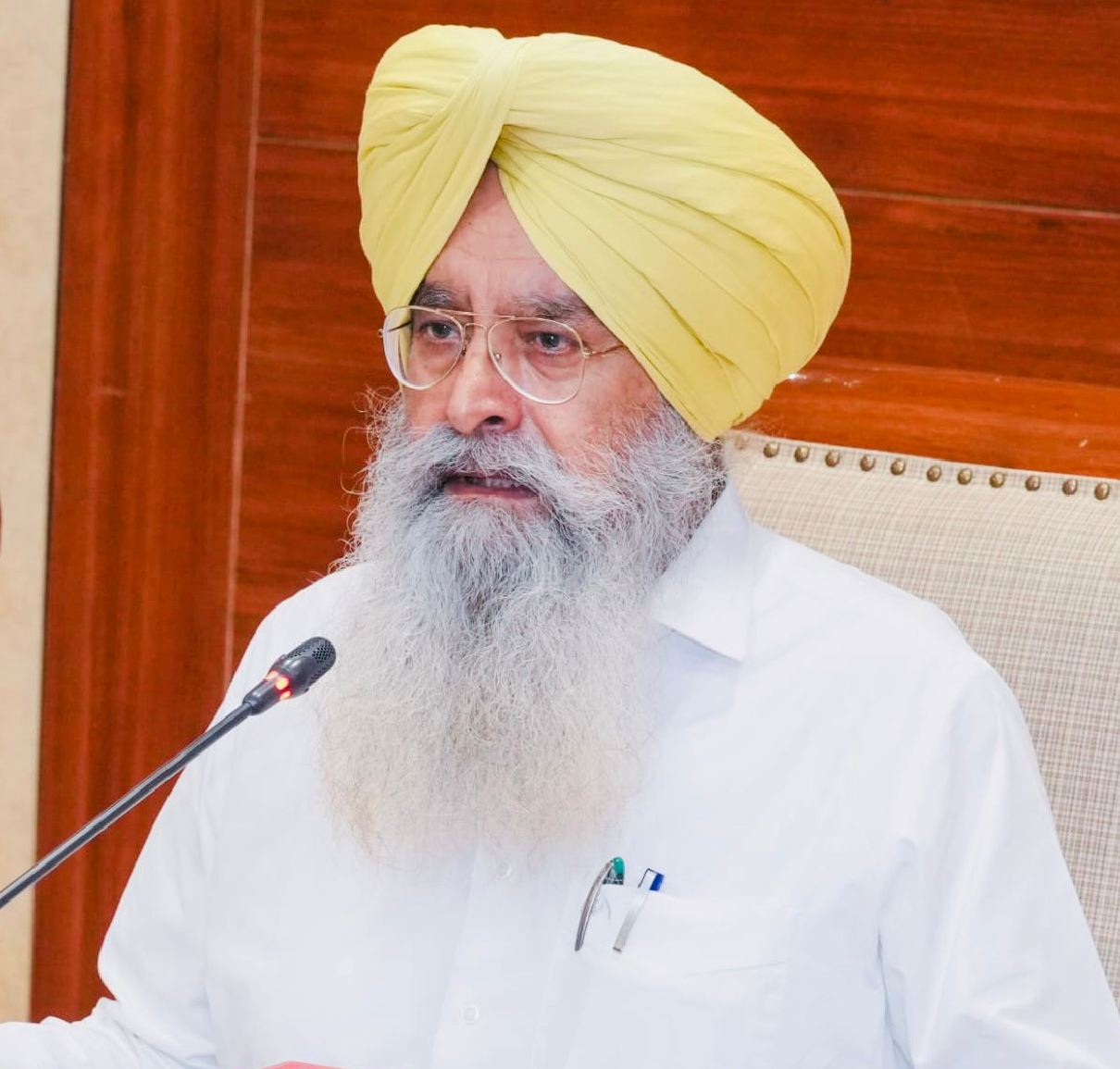 ਮੁੱਖ ਮੰਤਰੀ ਭਗਵੰਤ ਸਿੰਘ ਮਾਨ ਦੀ ਅਗਵਾਈ ਵਾਲੀ ਸੂਬਾ ਸਰਕਾਰ ਵੱਲੋਂ ਛੇ ਜ਼ਿਲ੍ਹਿਆਂ ਵਿੱਚ 'ਬਲੂ ਕਰਾਸ' ਵੈਟਰਨਰੀ ਮੈਡੀਸਨ ਸਟੋਰ ਖੋਲ੍ਹਣ ਜਾ ਰਹੀ ਹੈ