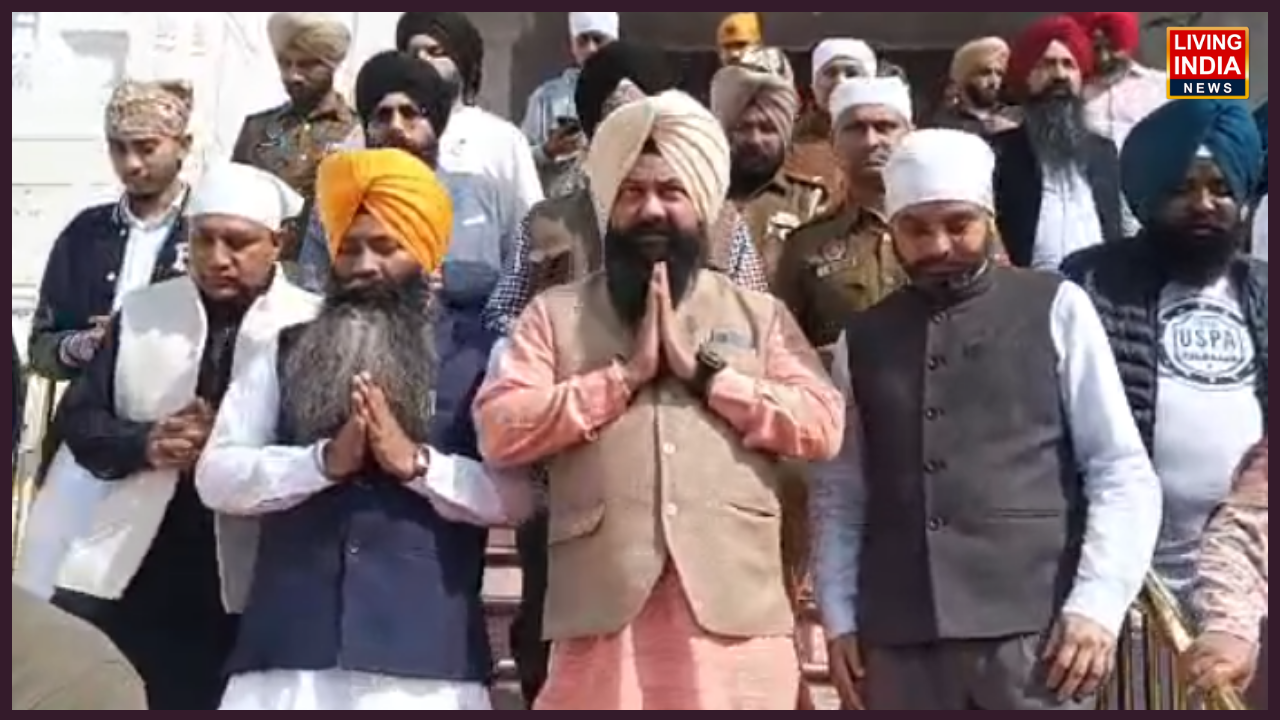 ਪੰਜਾਬ ਰਾਜ ਅਨੁਸੂਚਿਤ ਜਾਤੀਆਂ ਕਮਿਸ਼ਨ ਦੇ ਨਵ-ਨਿਯੁਕਤ ਚੇਅਰਮੈਨ ਜਸਵੀਰ ਸਿੰਘ ਗੜ੍ਹੀ ਅੱਜ ਸੱਚਖੰਡ ਸ੍ਰੀ ਦਰਬਾਰ ਸਾਹਿਬ ਵਿਖੇ ਨਤਮਸਤਕ ਹੋਏ।