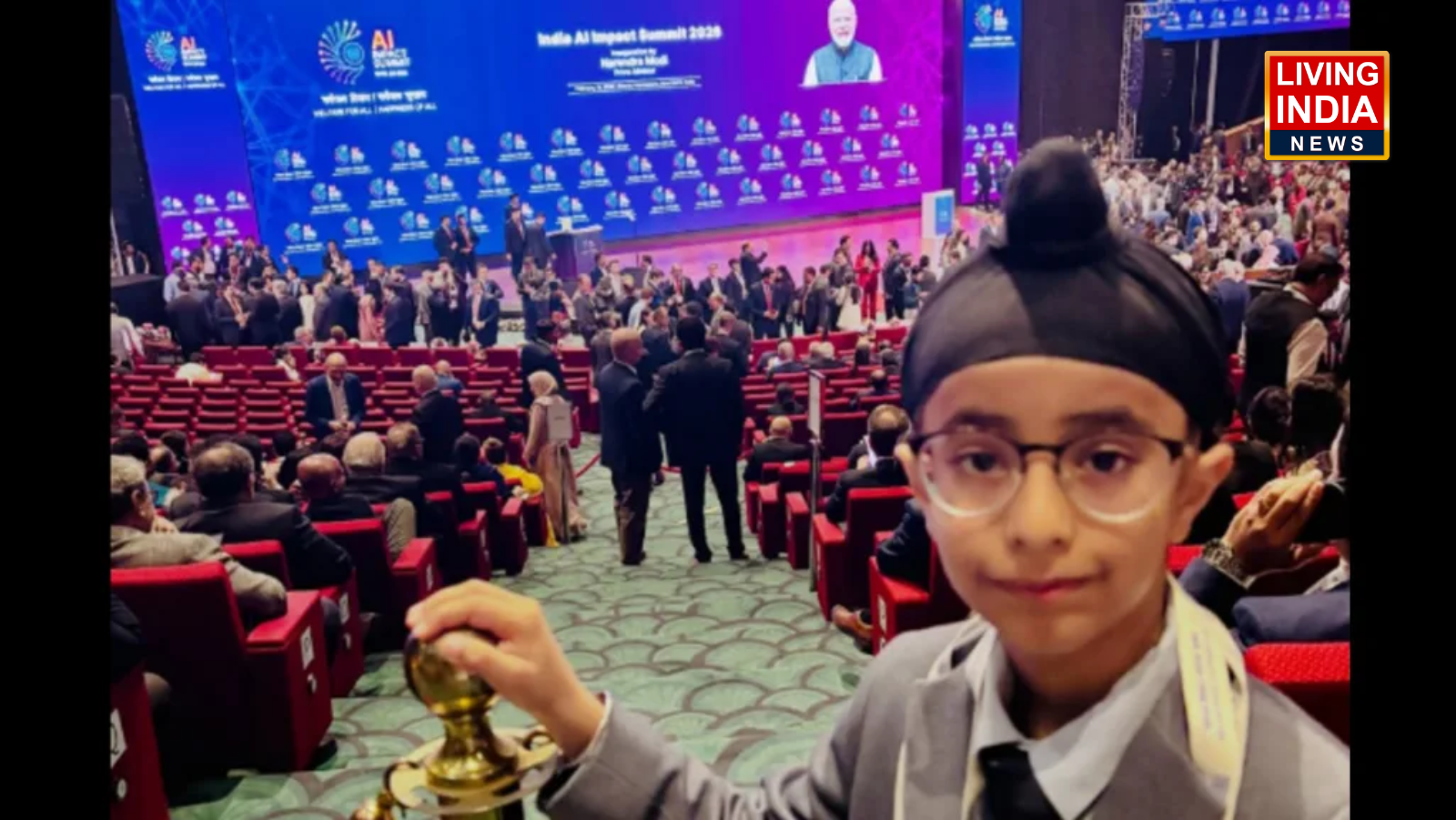 Speaker extends best wishes to student Ranvir Singh Sachdeva for contributing in AI technology