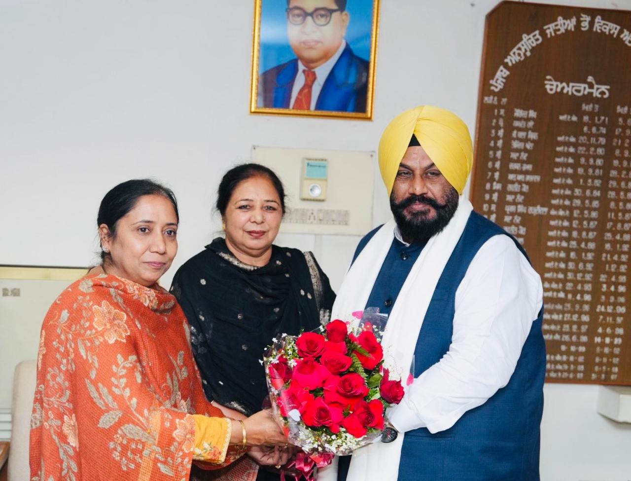 अनुसूचित जातियों के सशक्तिकरण की दिशा में मजबूत कदम: बलजिंदर सिंह चौंदा ने पंजाब एस.सी. भूमि विकास और वित्त निगम के चेयरमैन के रूप में संभाला कार्यभार