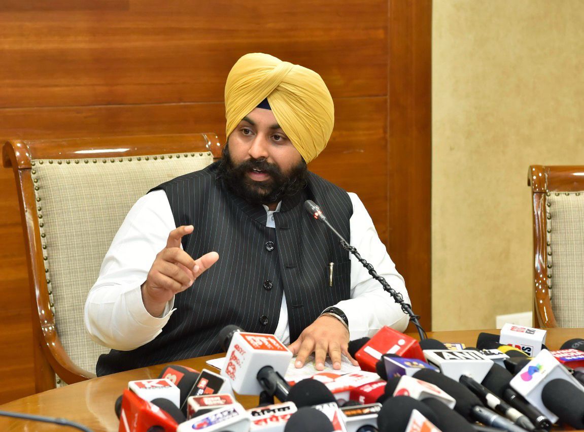 चॉकबोर्ड से स्मार्ट क्लासरूम तक: भगवंत मान सरकार पंजाब के सरकारी स्कूलों में लाई डिजिटल क्रांति