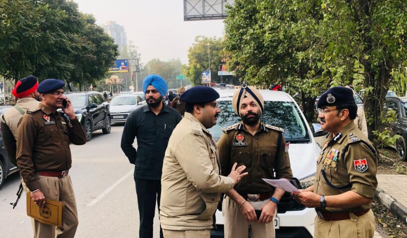 ਗੈਂਗਸਟਰਾਂ ’ਤੇ ਵਾਰ’: ਦੋ ਹਫ਼ਤਿਆਂ ਵਿੱਚ 4233 ਵਿਅਕਤੀ 116 ਹਥਿਆਰਾਂ ਸਮੇਤ ਗ੍ਰਿਫ਼ਤਾਰ, ਯੁੱਧ ਨਸ਼ਿਆਂ ਵਿਰੁੱਧ ਦੇ 338ਵੇਂ ਦਿਨ 81 ਨਸ਼ਾ ਤਸਕਰ 1.3 ਕਿਲੋ ਹੈਰੋਇਨ ਸਮੇਤ ਗ੍ਰਿਫ਼ਤਾਰ