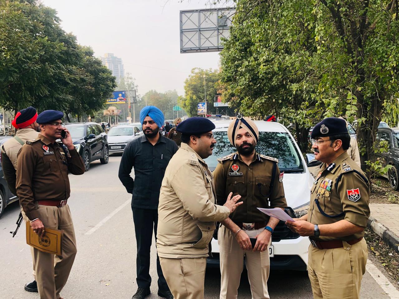 ਗੈਂਗਸਟਰਾਂ ’ਤੇ ਵਾਰ’: ਦੋ ਹਫ਼ਤਿਆਂ ਵਿੱਚ 4233 ਵਿਅਕਤੀ 116 ਹਥਿਆਰਾਂ ਸਮੇਤ ਗ੍ਰਿਫ਼ਤਾਰ, ਯੁੱਧ ਨਸ਼ਿਆਂ ਵਿਰੁੱਧ ਦੇ 338ਵੇਂ ਦਿਨ 81 ਨਸ਼ਾ ਤਸਕਰ 1.3 ਕਿਲੋ ਹੈਰੋਇਨ ਸਮੇਤ ਗ੍ਰਿਫ਼ਤਾਰ