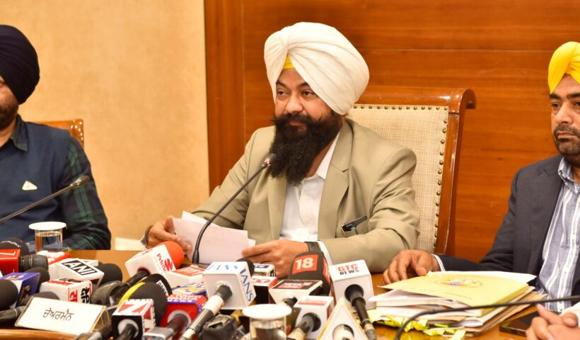 जसवीर सिंह गढ़ी द्वारा पंजाब पुलिस अधिकारियों को एस.सी.एस.टी. एक्ट के बारे में प्रशिक्षण प्रक्रिया को और तेज करने के निर्देश