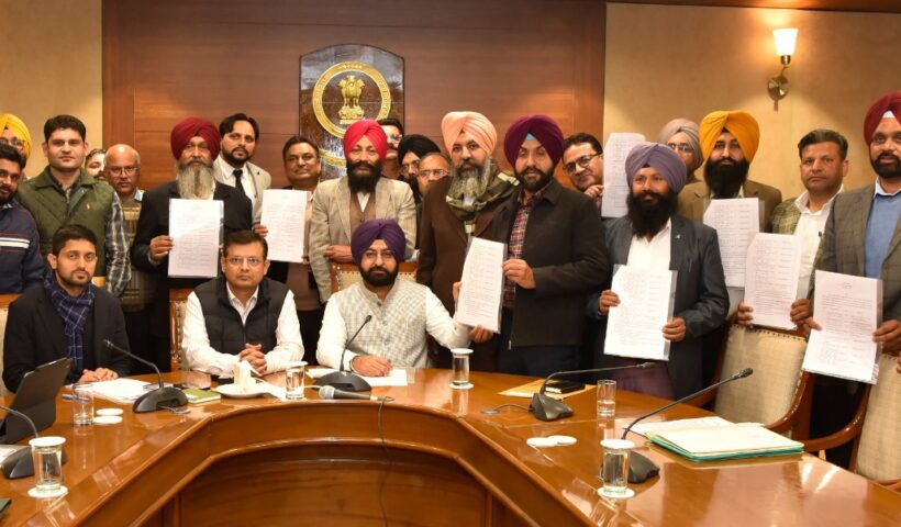 PUNJAB REVENUE MINISTER HARDEEP MUNDIAN: राजस्व मंत्री हरदीप सिंह मुंडियां ने नायब तहसीलदार के रूप में पदोन्नत हुए 16 अधिकारियों को सौंपे पदोन्नति पत्र