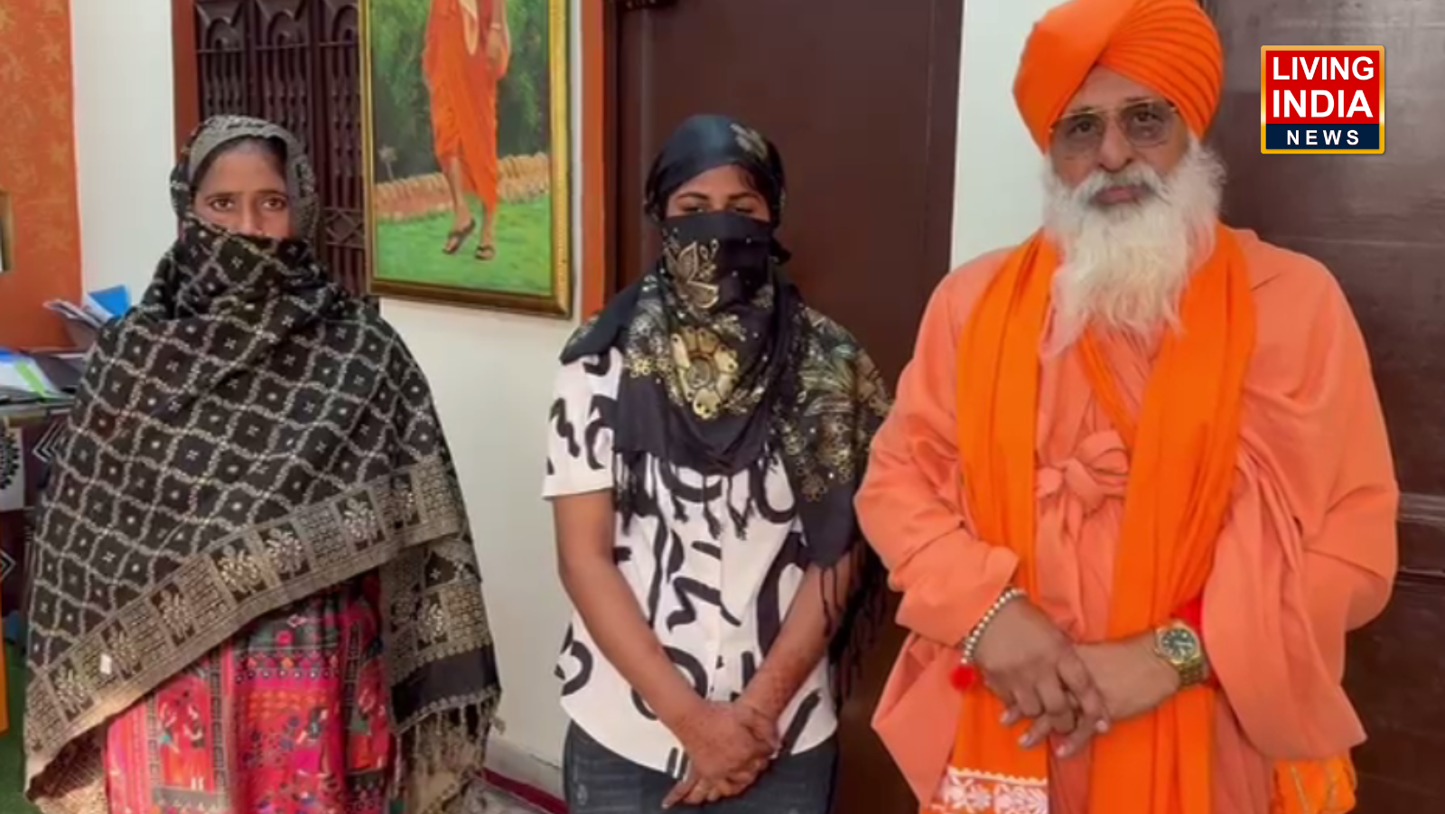 Kotkapura Traffic Awareness: कोटकपूरा के बतीया वाला चौक में वाहनों पर लगाए रिफ्लेक्टर, ट्रैफिक जागरूकता अभियान, सड़क हादसों को रोकने की कोशिश