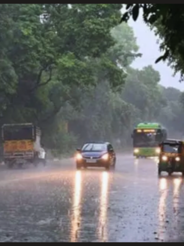 ਦਿੱਲੀ-ਐਨਸੀਆਰ ਵਿੱਚ ਅੱਜ ਮੌਸਮ ਨੇ ਅਚਾਨਕ ਕਰਵਟ ਲੈ ਲਈ ਹੈ। ਫਰਵਰੀ ਮਹੀਨੇ ਵਿੱਚ ਹੀ ਪੈ ਰਹੀ ਤੇਜ਼ ਗਰਮੀ ਦਰਮਿਆਨ ਅੱਜ ਅਸਮਾਨ