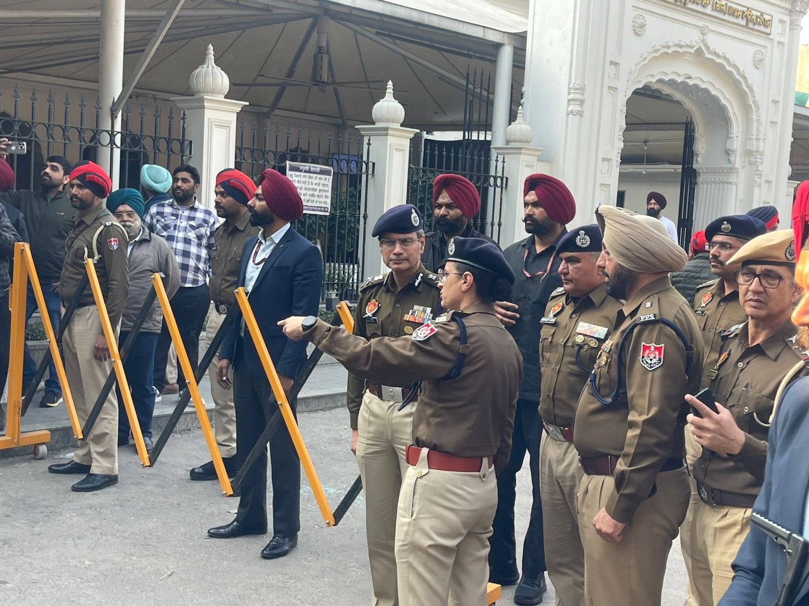 LUCKY OBEROI MURDER CASE: DGP GAURAV YADAV VISITS SCENE OF CRIME; ASSURES EXEMPLARY PUNISHMENT TO PERPETRATORS