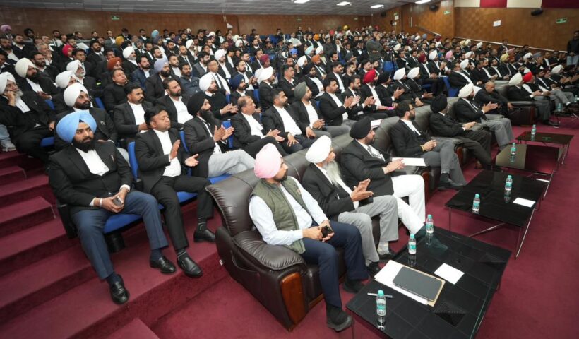 पंजाब सरकार राज्य में ग्राम न्यायालय के मुद्दे पर सभी कानूनी विकल्पों की पड़ताल करेगी: मुख्यमंत्री भगवंत सिंह मान