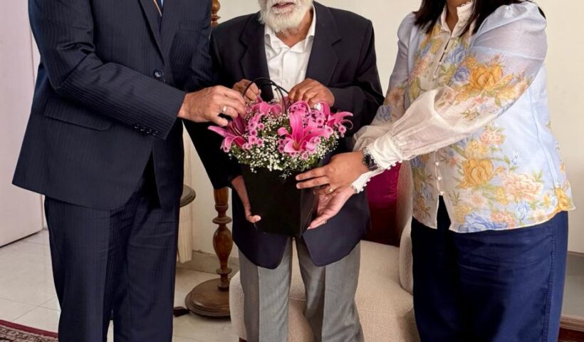 ਡਾਇਰੈਕਟਰ ਜਨਰਲ ਆਫ਼ ਪੁਲਿਸ (ਡੀਜੀਪੀ) ਪੰਜਾਬ ਗੌਰਵ ਯਾਦਵ ਨੇ ਅੱਜ 1951 ਬੈਚ ਦੇ ਸੇਵਾਮੁਕਤ ਆਈਪੀਐਸ ਅਧਿਕਾਰੀ ਜਗਜੀਤ ਸਿੰਘ ਬਾਵਾ ਨੂੰ ਉਨ੍ਹਾਂ ਦੇ 100ਵੇਂ ਜਨਮਦਿਨ ਮੌਕੇ ਨਿੱਘੀਆਂ ਸ਼ੁਭਕਾਮਨਾਵਾਂ ਦਿੱਤੀਆਂ ਹਨ।