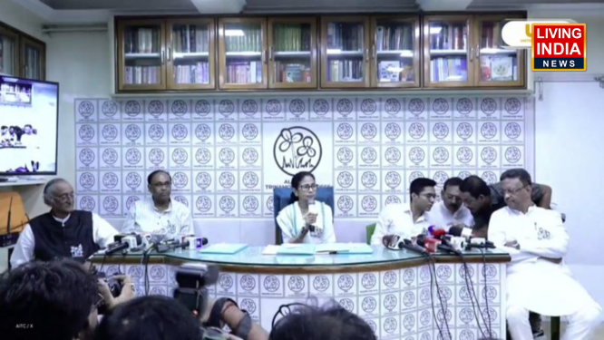 Mamata Banerjee Manifesto: बंगाल में विधानसभा चुनाव 2026 के लिए तृणमूल कांग्रेस सुप्रीमो ममता बनर्जी  जारी किया पार्टी का चुनावी घोषणापत्र, जानिए क्या है मुख्य बिंन्दु?