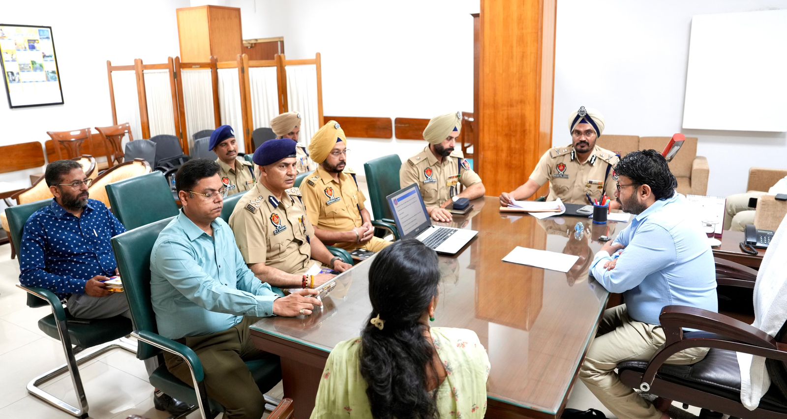 ਡਾ. ਰਵਜੋਤ ਸਿੰਘ ਨੇ ਜੇਲ੍ਹ ਮੰਤਰੀ ਦਾ ਅਹੁਦਾ ਸੰਭਾਲਿਆ; ਪਾਰਟੀ ਦੇ ਕੌਮੀ ਕਨਵੀਨਰ ਅਰਵਿੰਦ ਕੇਜਰੀਵਾਲ ਅਤੇ ਮੁੱਖ ਮੰਤਰੀ ਭਗਵੰਤ ਸਿੰਘ ਮਾਨ ਦਾ ਨਵੀਂ ਜ਼ਿੰਮੇਵਾਰੀ ਲਈ ਕੀਤਾ ਧੰਨਵਾਦ