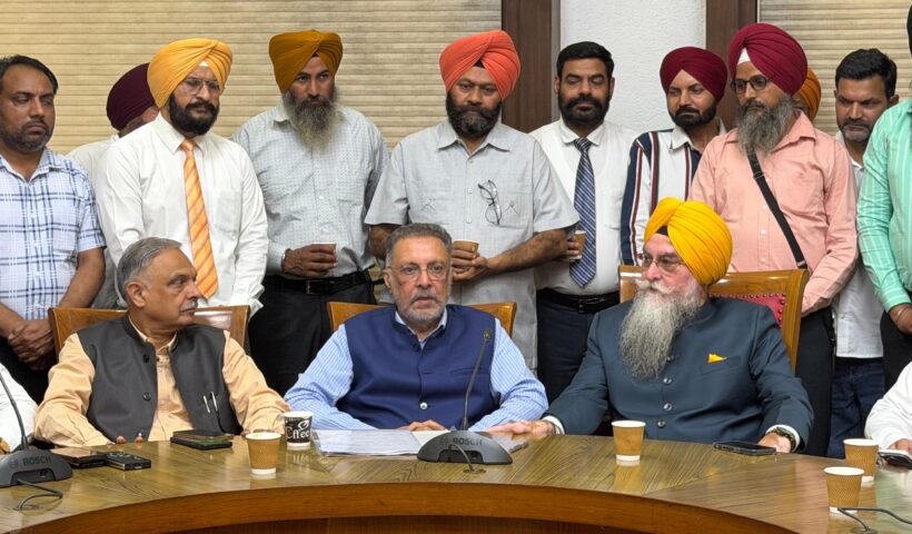 ਸਪੀਕਰ ਕੁਲਤਾਰ ਸਿੰਘ ਸੰਧਵਾਂ ਅਤੇ ਸਿਹਤ ਮੰਤਰੀ ਡਾ. ਬਲਬੀਰ ਸਿੰਘ ਵੱਲੋਂ ਪੰਜਾਬ ਵਿਧਾਨ ਸਭਾ ਵਿੱਚ ਇਲੈਕਟ੍ਰੋਹੋਮਿਓਪੈਥੀ ਡਾਕਟਰਜ਼ ਐਸੋਸੀਏਸ਼ਨ ਪੰਜਾਬ ਦੇ ਵਫ਼ਦ ਨਾਲ ਮੀਟਿੰਗ