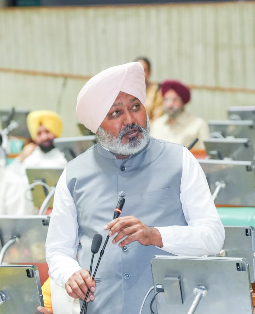 ਕਾਂਗਰਸੀ ਵਿਧਾਇਕ ਵੱਲੋਂ ਸਪੀਕਰ, ਮੰਤਰੀਆਂ ਅਤੇ 'ਆਪ' ਵਿਧਾਇਕਾਂ ਨੂੰ 'ਬੰਧੂਆ ਮਜ਼ਦੂਰ' ਕਹਿਣਾ ਸੰਵਿਧਾਨ ਅਤੇ ਲੋਕ ਫਤਵੇ ਦਾ ਅਪਮਾਨ: ਹਰਪਾਲ ਸਿੰਘ ਚੀਮਾ