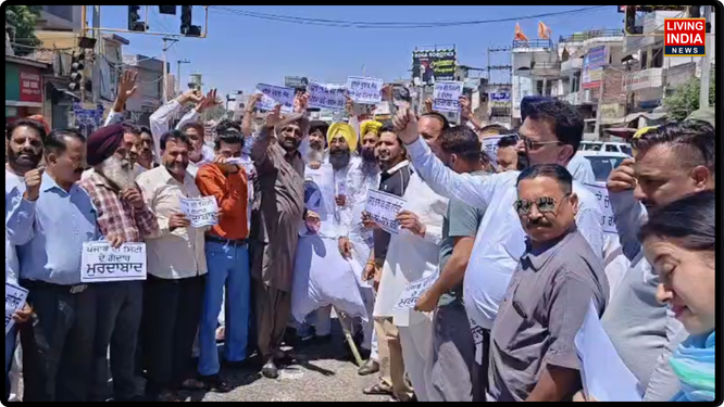 ਪੰਜਾਬ ਵਿੱਚ ਆਮ ਆਦਮੀ ਪਾਰਟੀ (ਆਪ) ਦੇ ਰਾਜ ਸਭਾ ਮੈਂਬਰਾਂ ਵੱਲੋਂ ਪਾਰਟੀ ਛੱਡ ਕੇ ਭਾਜਪਾ ਦਾ ਪੱਲਾ ਫੜਨ ਤੋਂ ਬਾਅਦ ਸਿਆਸੀ ਭੂਚਾਲ ਆ ਗਿਆ ਹੈ।