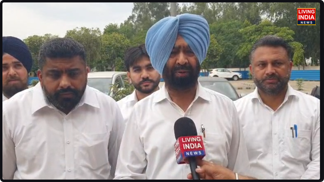 ਖਡੂਰ ਸਾਹਿਬ ਤੋਂ ਸੰਸਦ ਮੈਂਬਰ ਅੰਮ੍ਰਿਤਪਾਲ ਸਿੰਘ ਨੂੰ ਅੱਜ ਅਜਨਾਲਾ ਦੀ ਅਦਾਲਤ ਤੋਂ ਵੱਡੀ ਰਾਹਤ ਮਿਲੀ ਹੈ। ਦੋ ਦਿਨਾਂ ਦਾ ਪੁਲਿਸ ਰਿਮਾਂਡ ਖ਼ਤਮ ਹੋਣ ਤੋਂ ਬਾਅਦ