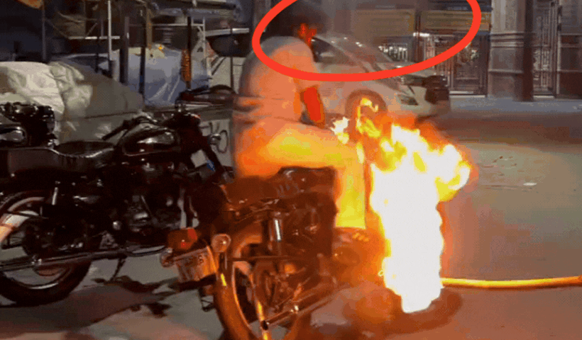 Panipat Fire Stunt: पानीपत में पुलिस के सामने फायर स्टंटबाजी, बुलेट से पटाखे फोड़कर लगाई आग, बगल में खड़ी रही डायल 112, FIR दर्ज