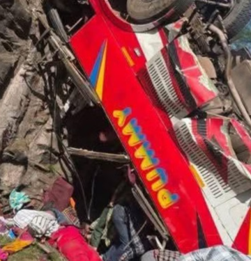 J&K Bus Accident: जम्मू-कश्मीर में भयंकर सड़ हादसा: बस पलटने से अब तक 15 लोगों की मौत
