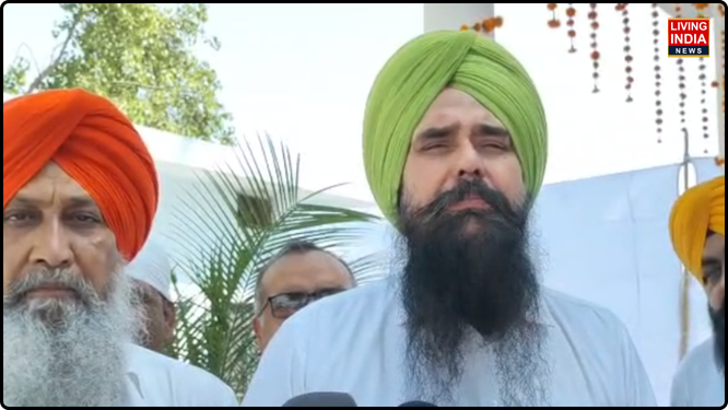 ਆਮ ਆਦਮੀ ਪਾਰਟੀ ਦੇ ਸੰਸਦ ਮੈਂਬਰ ਮਲਵਿੰਦਰ ਸਿੰਘ ਕੰਗ ਨੇ ਪਾਰਟੀ ਛੱਡ ਕੇ ਜਾਣ ਵਾਲੇ ਬਾਗੀ ਸੰਸਦ ਮੈਂਬਰਾਂ 'ਤੇ ਜ਼ੋਰਦਾਰ ਨਿਸ਼ਾਨਾ ਸਾਧਿਆ ਹੈ।