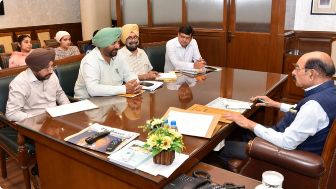 ਪੰਜਾਬ ਦੇ ਬਾਗ਼ਬਾਨੀ ਮੰਤਰੀ ਮੋਹਿੰਦਰ ਭਗਤ ਨੇ ਅੱਜ ਬਾਗ਼ਬਾਨੀ ਵਿਭਾਗ ਦੇ ਅਧਿਕਾਰੀਆਂ ਨਾਲ ਵਿਸ਼ੇਸ਼ ਮੀਟਿੰਗ ਦੀ ਪ੍ਰਧਾਨਗੀ ਕਰਦਿਆਂ ਬਾਗ਼ਬਾਨੀ ਖੇਤਰ