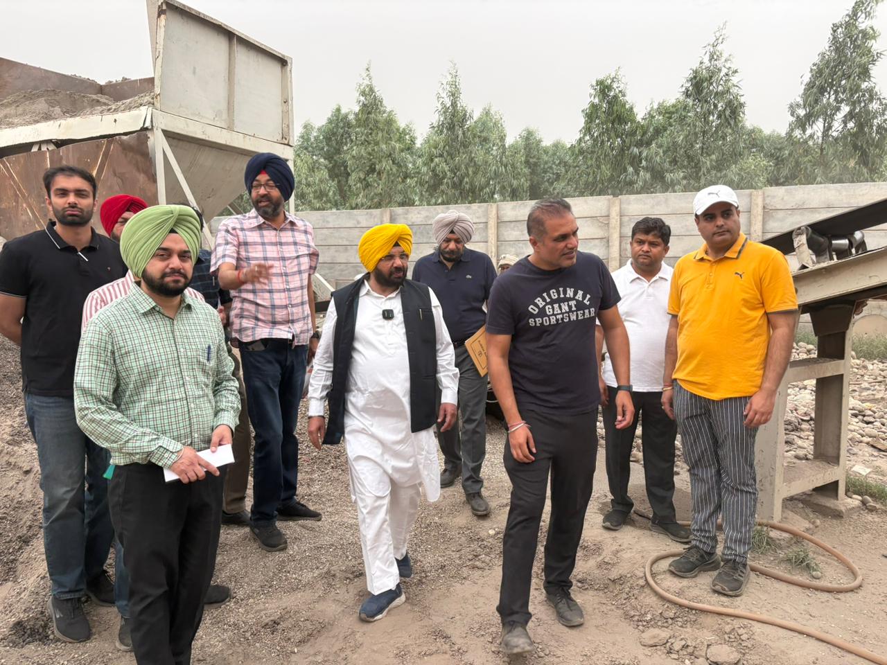 लोक निर्माण मंत्री द्वारा सुवखते रसनहेड़ी में बैच टाइप हॉट मिक्स प्लांट का किया दौरा, जून 2026 तक राज्य की 45,000 किलोमीटर सड़कों का नवीनीकरण कार्य होगा पूरा: हरभजन सिंह ई.टी.ओ.