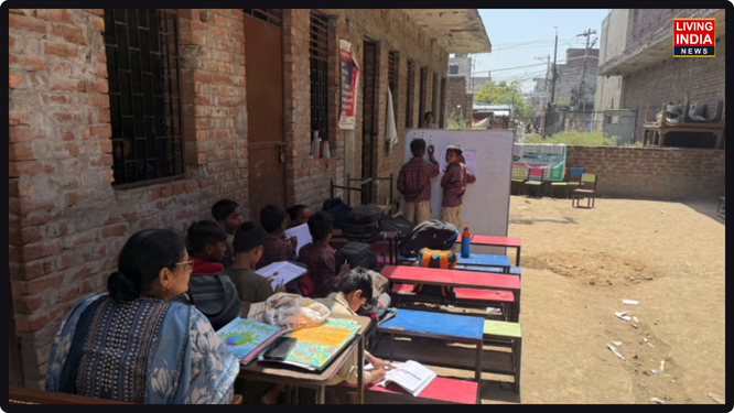 ਸਿਮਲਾਪੁਰੀ ਸਥਿਤ ਸਰਕਾਰੀ ਪ੍ਰਾਇਮਰੀ ਸਕੂਲ ਦੀਆਂ ਕੁਝ ਤਸਵੀਰਾਂ ਸੋਸ਼ਲ ਮੀਡੀਆ 'ਤੇ ਵਾਇਰਲ ਹੋਣ ਤੋਂ ਬਾਅਦ ਵਿਵਾਦ ਖੜ੍ਹਾ ਹੋ ਗਿਆ ਸੀ