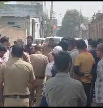 ਫਰੀਦਾਬਾਦ ਦੇ ਆਦਰਸ਼ ਨਗਰ ਥਾਣਾ ਖੇਤਰ ਦੇ ਅਧੀਨ ਆਉਂਦੇ ਬਾਲਾਜੀ ਕਾਲਜ ਰੋਡ 'ਤੇ ਅੱਜ ਸਵੇਰੇ ਲਗਭਗ 10:30 ਵਜੇ ਗੋਲੀਬਾਰੀ ਦੀ ਸਨਸਨੀਖੇਜ਼ ਘਟਨਾ ਸਾਹਮਣੇ ਆਈ ਹੈ।