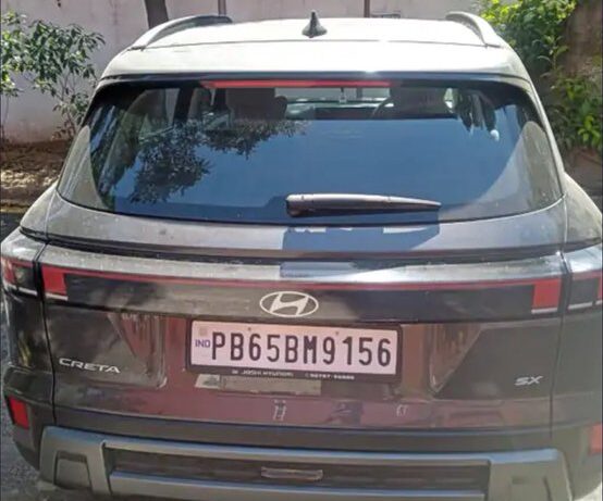 Car in Leisure Valley: चंडीगढ़ के लेजर वैली में गाड़ी दौड़ाने वाले पर जुर्माने के साथ कम्युनिटी सर्विस की सजा, पुलिस ने भी काटा चालान, देखें वीडियो