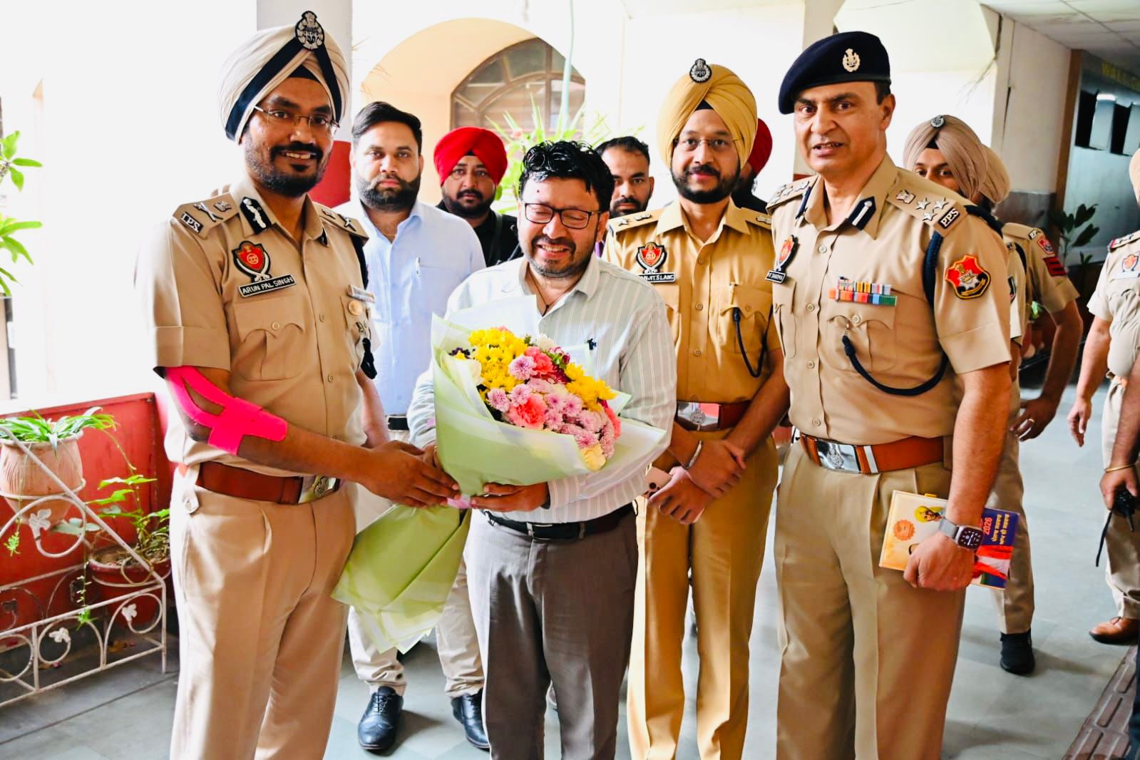 ਡਾ. ਰਵਜੋਤ ਸਿੰਘ ਵੱਲੋਂ ਜੇਲ੍ਹ ਵਿਭਾਗ ਦੀ ਕਾਰਗੁਜ਼ਾਰੀ ਦੀ ਸਮੀਖਿਆ, ਜੇਲ੍ਹ ਸੁਪਰਡੈਂਟਾਂ ਨਾਲ ਕੀਤੀ ਮੀਟਿੰਗ