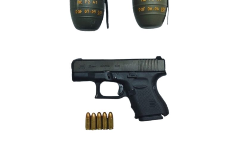 ਪਾਕਿਸਤਾਨ ਇੰਟੈਲੀਜੈਂਸ ਆਪਰੇਟਿਵਜ਼ ਦੁਆਰਾ ਚਲਾਏ ਜਾ ਰਹੇ ਆਈ.ਐਸ.ਆਈ-ਦੀ ਹਮਾਇਤ ਵਾਲੇ ਅੱਤਵਾਦੀ ਮਾਡਿਊਲ ਦਾ ਪਰਦਾਫਾਸ਼; ਦੋ ਹੈਂਡ ਗ੍ਰਨੇਡ, ਇੱਕ ਗਲੌਕ ਪਿਸਤੌਲ ਸਮੇਤ ਤਿੰਨ ਗ੍ਰਿਫ਼ਤਾਰ