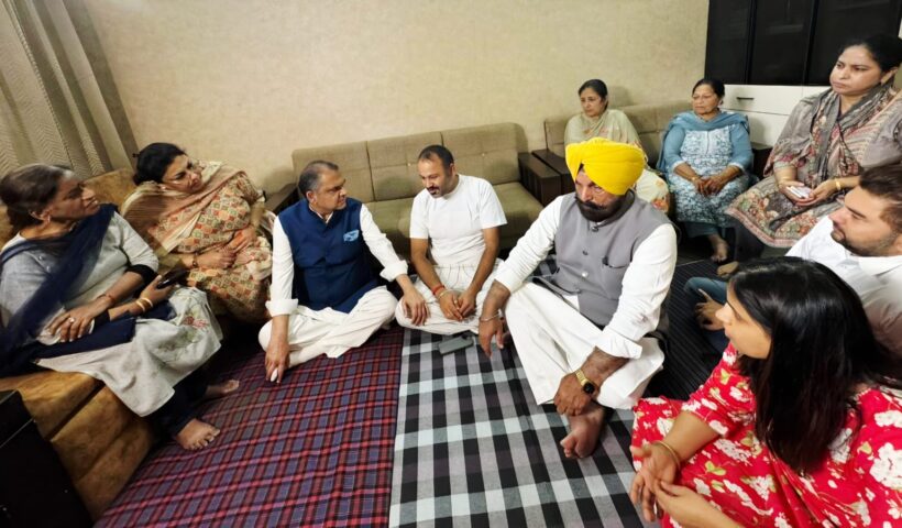 Cabinet Minister Sanjeev Arora, along with MLA Kulwant Singh Sidhu, visited the families of the victims of the tragic Vrindavan boat mishap on Sunday in Ludhiana.