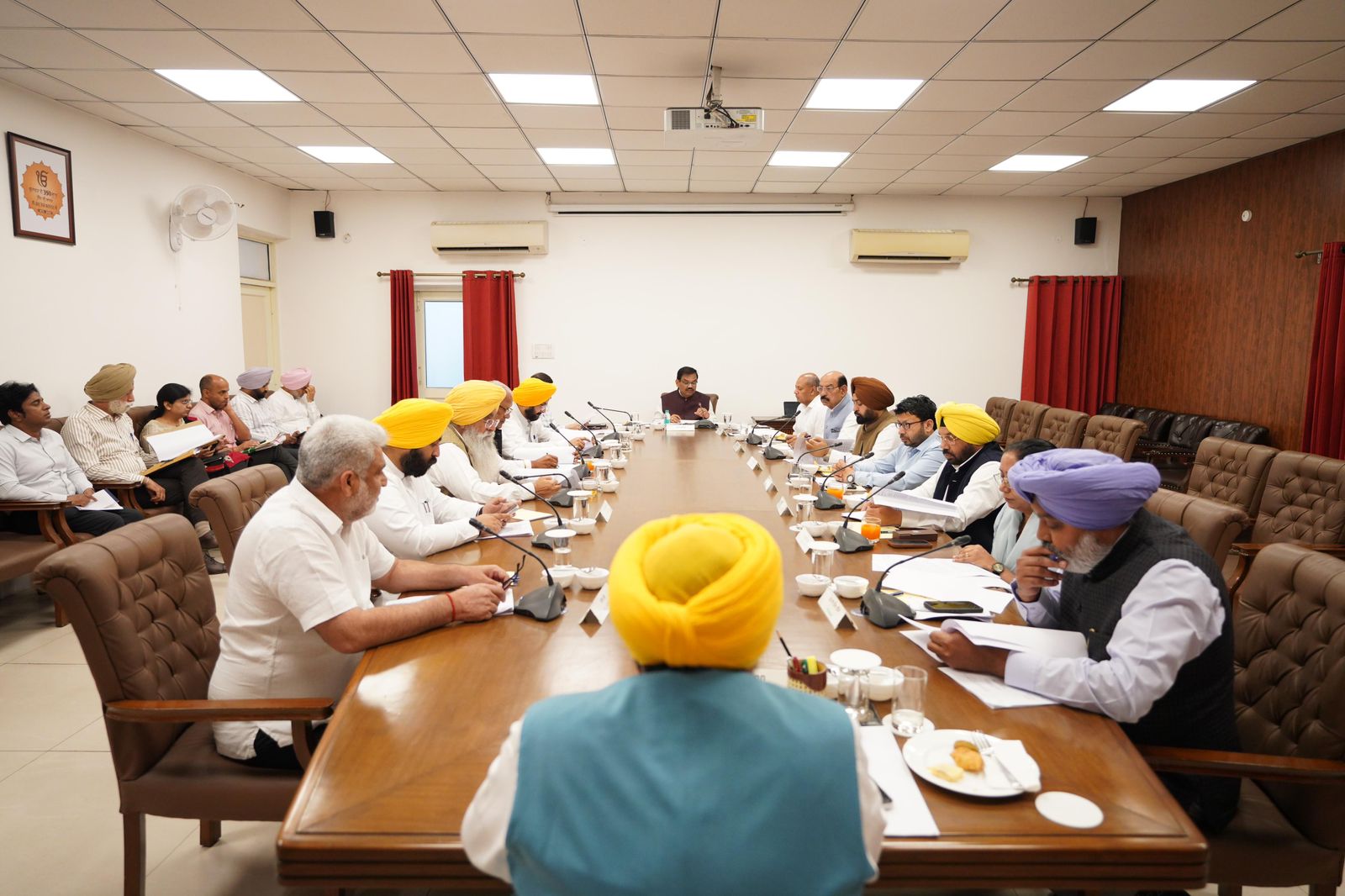 मुख्यमंत्री भगवंत सिंह मान की अगुवाई में मंत्रीमंडल द्वारा दरियाओं, चोओं और सेम नालों से गाद निकालने के लिए हरी झंडी