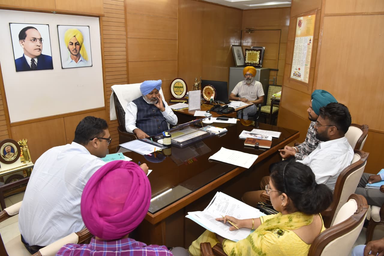 बरिंदर कुमार गोयल द्वारा अवैध खनन के खिलाफ सख्त कदम, फ्लाइंग स्क्वॉड और तकनीक आधारित निगरानी के निर्देश