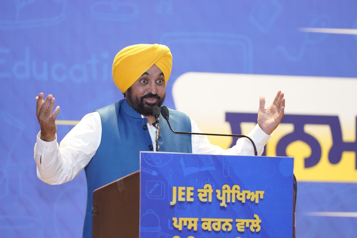 ਆਸਟ੍ਰੇਲੀਆ ਤੋਂ ਡਿਪੋਰਟ ਕੀਤੇ ਜਾ ਰਹੇ ਪੰਜਾਬ ਦੇ 11 ਲੋਕਾਂ ਦੇ ਦਿੱਲੀ ਹਵਾਈ ਅੱਡੇ 'ਤੇ ਪਹੁੰਚਣ ਸਮੇਂ ਪੰਜਾਬ ਸਰਕਾਰ ਦੇ ਅਧਿਕਾਰੀ ਮੌਕੇ 'ਤੇ ਮੌਜੂਦ ਰਹਿਣਗੇ: ਮੁੱਖ ਮੰਤਰੀ ਭਗਵੰਤ ਸਿੰਘ ਮਾਨ