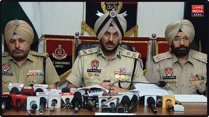 ਅੰਮ੍ਰਿਤਸਰ ਕਮਿਸ਼ਨਰੇਟ ਪੁਲਿਸ ਨੇ ਨਸ਼ਾ ਤਸਕਰਾਂ ਖਿਲਾਫ ਇੱਕ ਵੱਡੀ ਸਫਲਤਾ ਹਾਸਲ ਕੀਤੀ ਹੈ। ਇੱਕ ਗੁਪਤ ਸੂਚਨਾ ਦੇ ਆਧਾਰ 'ਤੇ ਚਲਾਏ ਗਏ ਇੰਟੈਲੀਜੈਂਸ ਬੇਸ