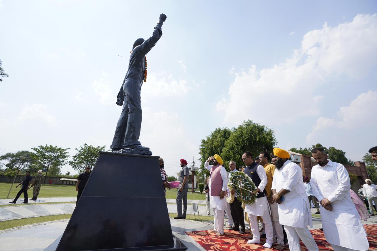विभाजनकारी राजनीति और समुदायों में संघर्ष पैदा करने की कोशिशें लोकतंत्र के लिए अधिक घातक और हमारे शहीदों के आदर्शों के विरुद्ध : मुख्यमंत्री भगवंत सिंह मान