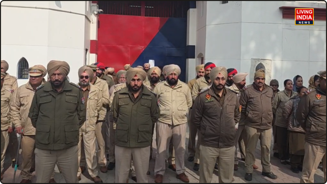 ਪਟਿਆਲਾ ਦੀ ਅਤਿ-ਸੁਰੱਖਿਅਤ ਮੰਨੀ ਜਾਣ ਵਾਲੀ ਕੇਂਦਰੀ ਜੇਲ੍ਹ ਵਿੱਚੋਂ ਬੀਤੀ ਰਾਤ ਤਿੰਨ ਹਵਾਲਾਤੀਆਂ ਵੱਲੋਂ ਫਰਾਰ ਹੋਣ ਦੀ ਕੋਸ਼ਿਸ਼ ਦਾ ਸਨਸਨੀਖੇਜ਼ ਮਾਮਲਾ