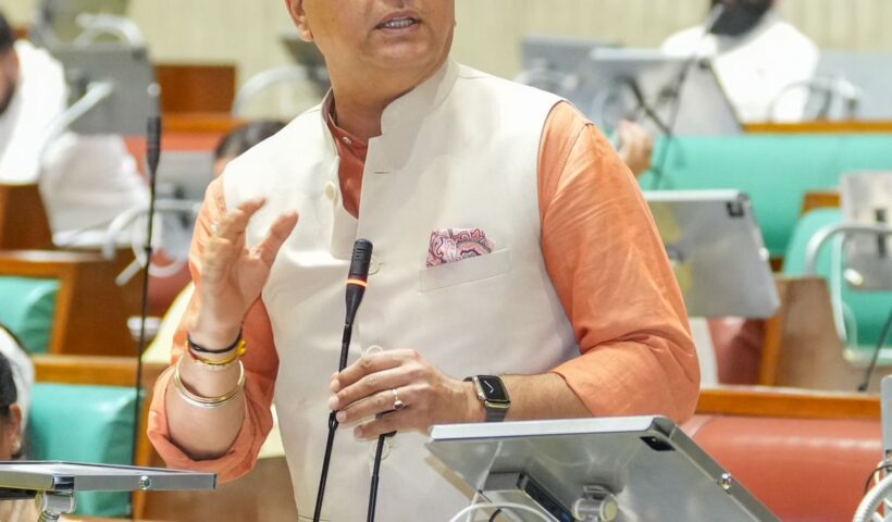 ਮਜ਼ਦੂਰ ਸਾਡੇ ਵਿਕਾਸ ਦੀ ਨੀਂਹ, ਅਮਨ ਅਰੋੜਾ ਵੱਲੋਂ ਮਈ-ਦਿਵਸ 'ਤੇ ਕਾਮਿਆਂ ਦੀ ਕਿਰਤ ਨੂੰ ਸਲਾਮ