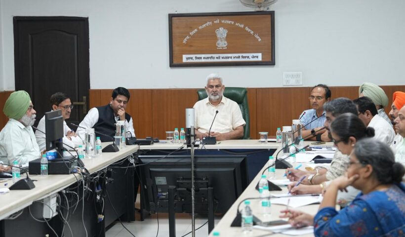 केंद्र सरकार मंडियों में जगह की कमी को पूरा करने के लिए जरूरी सहयोग नहीं दे रही : लाल चंद कटारूचक्क