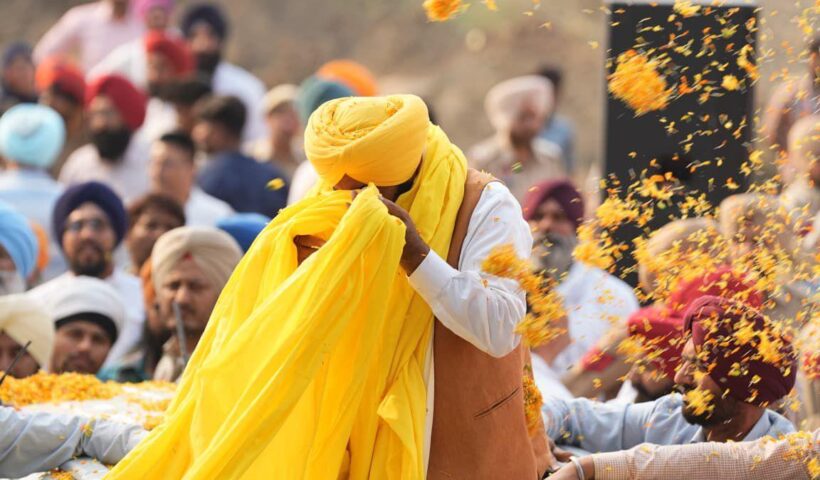 ਅਕਾਲੀਆਂ ਨੇ ਬੇਅਦਬੀ ਦੀ ਆਗਿਆ ਦਿੱਤੀ ਅਤੇ ਦੋਸ਼ੀਆਂ ਨੂੰ ਬਚਾ ਕੇ ਰੱਖਿਆ, ਅੱਜ ਉਹ 25 ਲੋਕਾਂ ਨੂੰ ਵੀ ਇਕੱਠੇ ਨਹੀਂ ਕਰ ਸਕਦੇ: ਮੁੱਖ ਮੰਤਰੀ ਭਗਵੰਤ ਸਿੰਘ ਮਾਨ