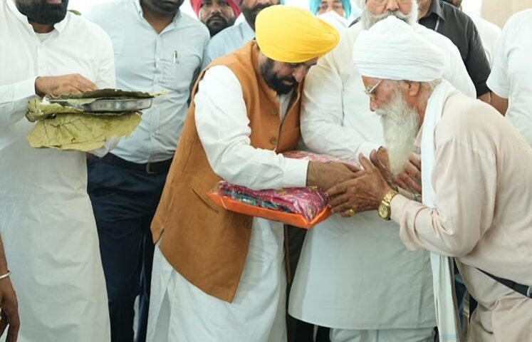 अकालियों ने बेअदबी की अनुमति दी और दोषियों को बचाकर रखा, आज वे 25 लोगों को भी इकट्ठा नहीं कर सकते: मुख्यमंत्री भगवंत सिंह मान