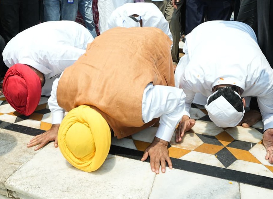 CM Bhagwant Singh Mann on Thursday paid obeisance at Sri Harmandir Sahib and expressed gratitude to the Almighty