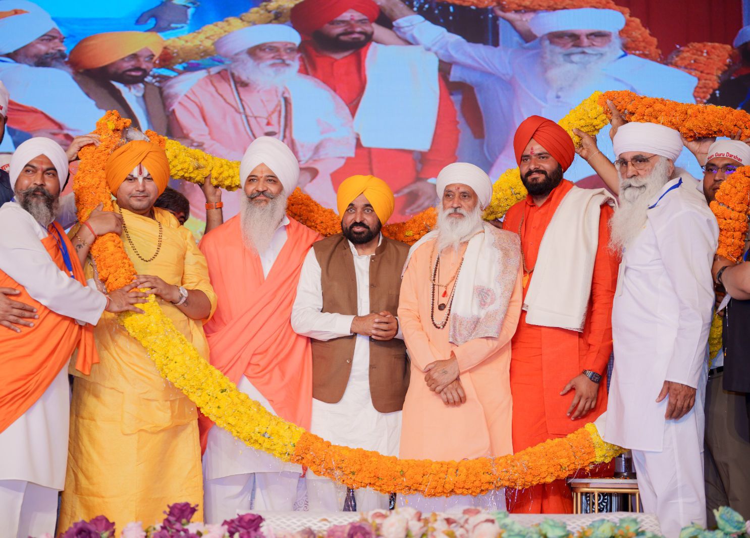 ਸ਼ਾ ਵਿਰੋਧੀ ਜਾਗਰੂਕਤਾ ਪ੍ਰੋਗਰਾਮ ਵਿੱਚ ਸ਼ਾਮਲ ਹੋਏ ਮੁੱਖ ਮੰਤਰੀ ਭਗਵੰਤ ਸਿੰਘ ਮਾਨ; ਕਿਹਾ, “ਅਸੀਂ ਪੰਜਾਬ ‘ਚੋਂ ਨਸ਼ਿਆਂ ਦਾ ਕਲੰਕ ਮਿਟਾ ਦੇਵਾਂਗੇ”
