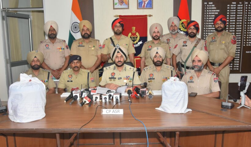 ਈ ਅਧਾਰਤ ਡਰੱਗ ਕਾਰਟੇਲ ਦਾ ਅੰਮ੍ਰਿਤਸਰ ਵਿੱਚ ਪਰਦਾਫ਼ਾਸ਼; 10 ਕਿੱਲੋ ਆਈ.ਸੀ.ਈ., 4 ਕਿੱਲੋ ਹੈਰੋਇਨ ਸਮੇਤ ਦੋ ਕਾਬੂ,,ਦੁਬਈ ਅਧਾਰਤ ਨਸ਼ਾ ਤਸਕਰ ਦੇ ਸੰਪਰਕ ਵਿੱਚ ਸਨ ਗ੍ਰਿਫਤਾਰ ਕੀਤੇ ਦੋਸ਼ੀ: ਡੀਜੀਪੀ ਗੌਰਵ ਯਾਦਵ*