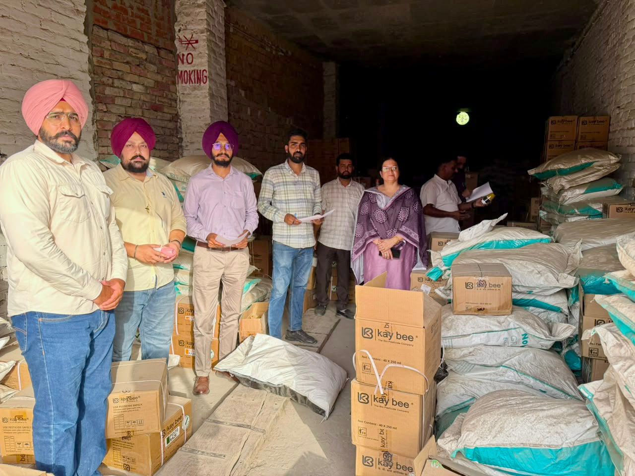 140 QUINTALS ILLEGAL FERTILISERS SEIZED IN BATHINDA; MAHARASHTRA BASED FIRM BOOKED: GURMEET SINGH KHUDIAN